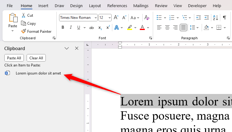 Un texte dans Microsoft Word est sélectionné et copié dans le volet du presse-papiers.