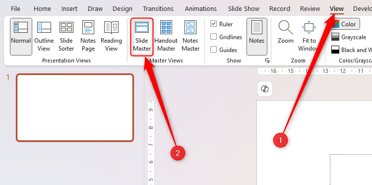 L'icône Slide Master dans l'onglet Affichage du ruban dans PowerPoint est sélectionnée.