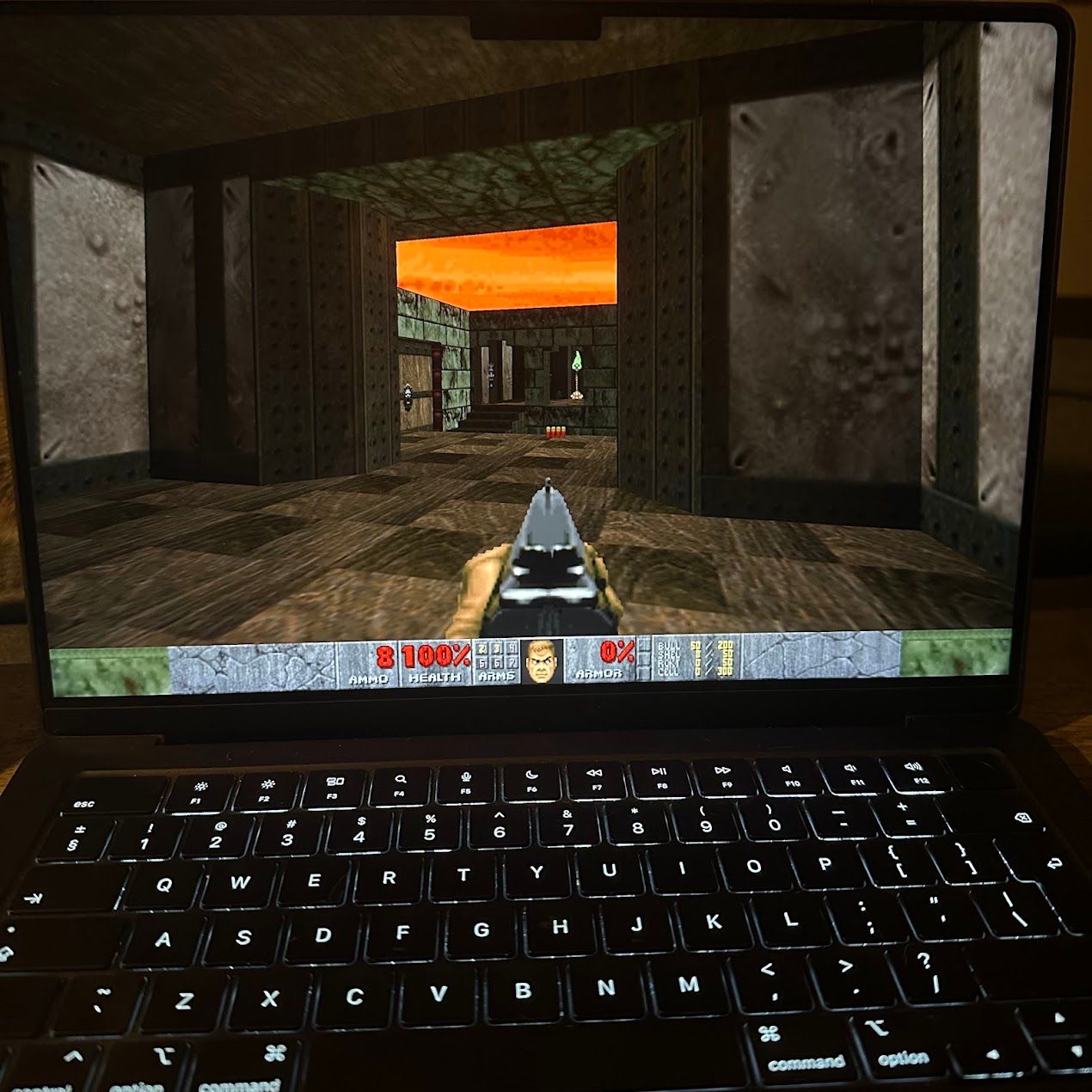 Doom fonctionnant sur un MacBook Pro.